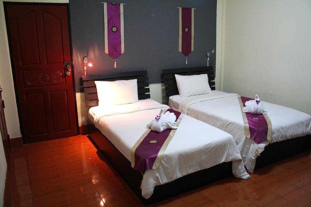 2Gether Guesthouse Karon Rum bild