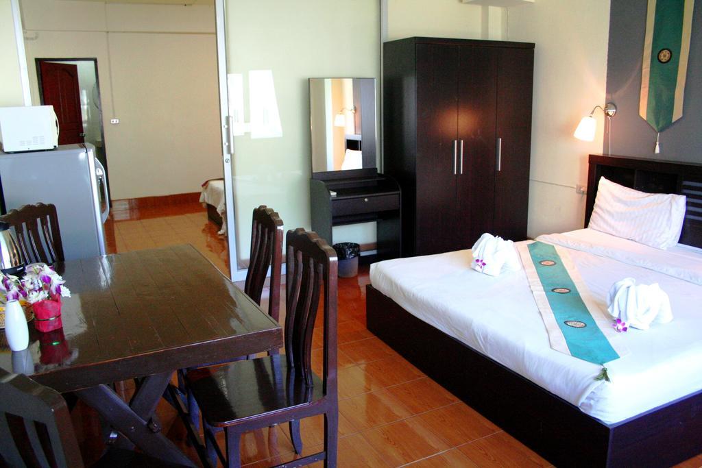 2Gether Guesthouse Karon Rum bild