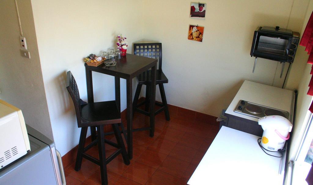 2Gether Guesthouse Karon Rum bild